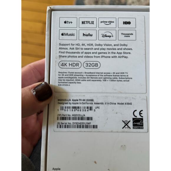 Apple TV 4K (1st Generation) with 32GB no remote - Picture 4 of 5